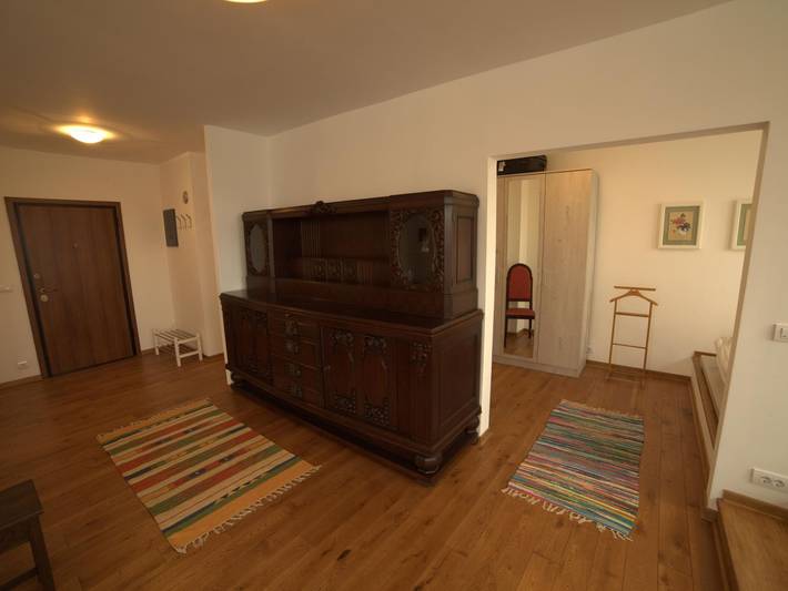 Ganze Wohnung, Penthousewohnung mit großer Terrasse in zentraler Lage in Novi Belgrad, Belgrad