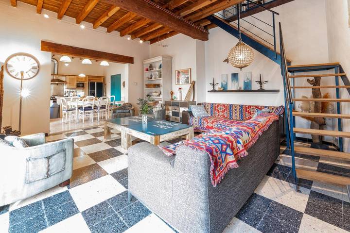 Location de vacances pour 6 personnes, avec vue et jardin à Cuxac-Cabardès