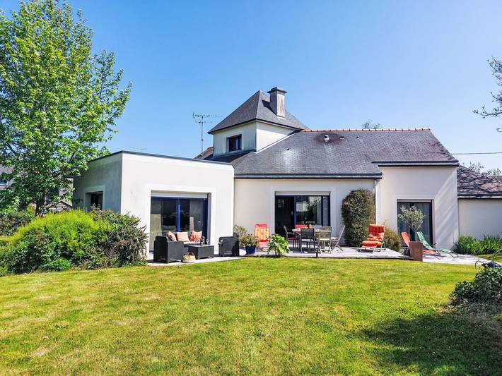 Location de vacances pour 6 personnes, avec Terrasse et Jardin à Hillion