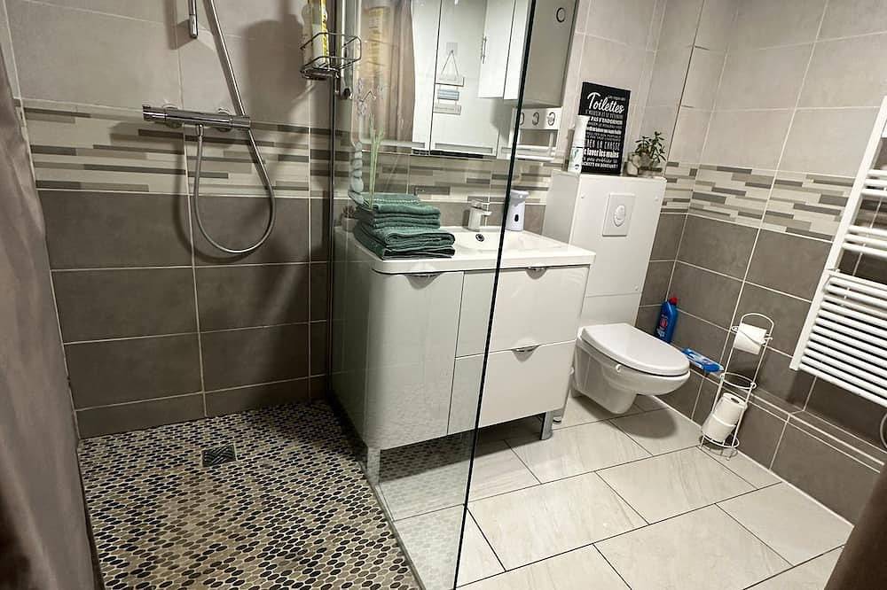 Entire apartment, Nid Douillet + Superbe Terrasse + Tout Équipé in Talence, Bordeaux region