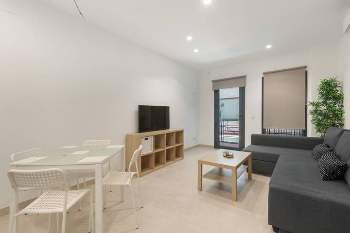 Ganze Wohnung, Ferienwohnung 'Zimmer 2' mit Wlan und Klimaanlage in Torremolinos Zentrum, Torremolinos