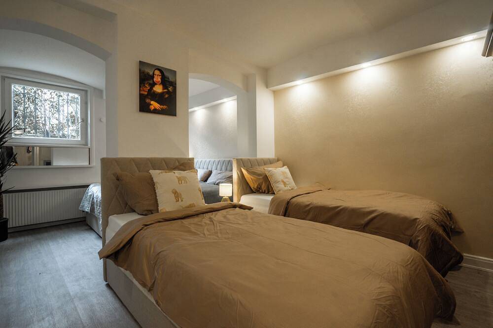 Ganze Wohnung, Soirée Villa - Elegant Stay with Garden and Party Room in Hamburg-Mitte, Hamburg