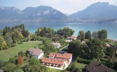 Hôtel pour 2 personnes, avec vue et jardin à Sévrier