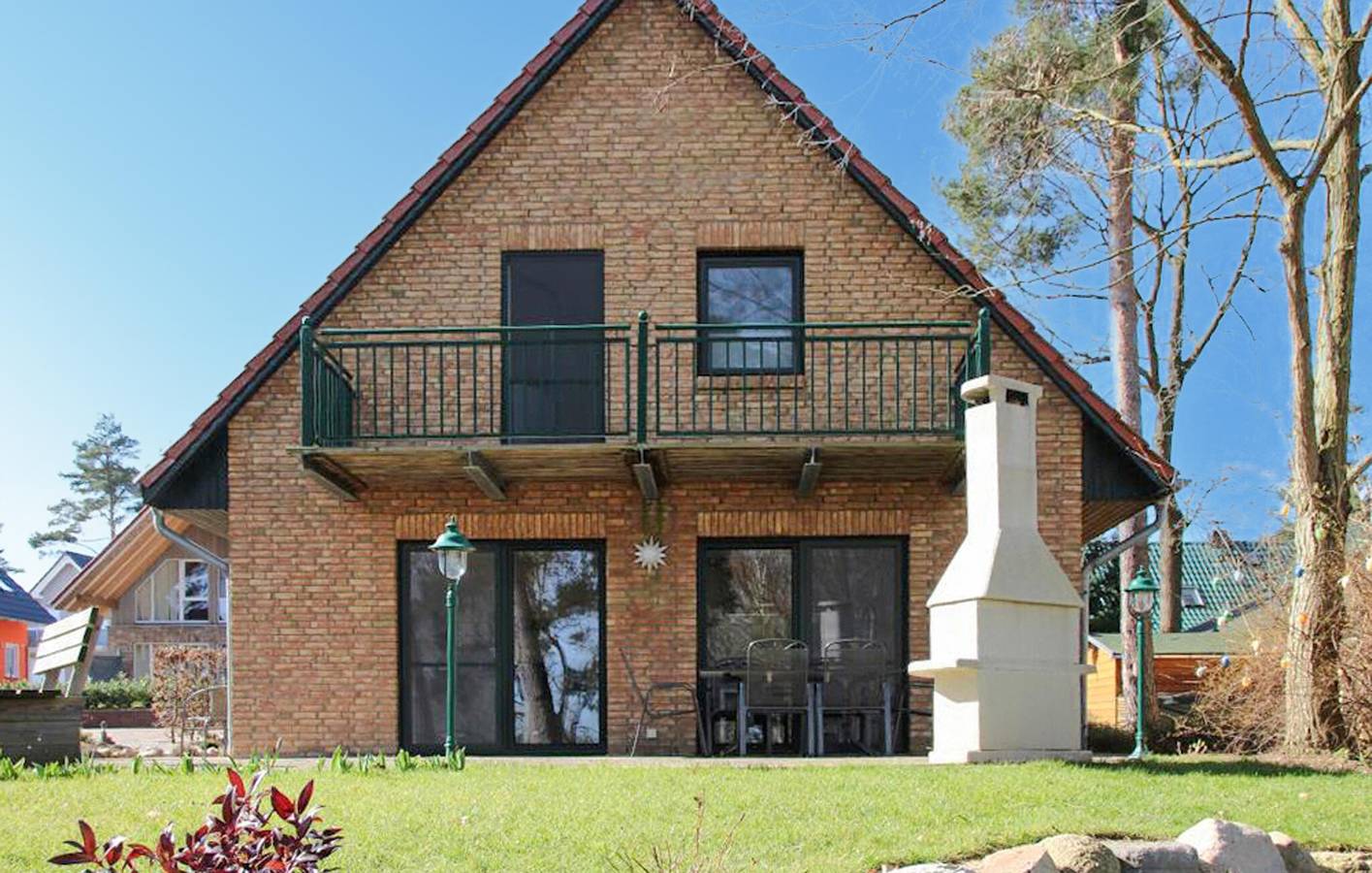 Apt am Strand mit WiFi, TV, Parkplatz und Terrasse in Röbel, Müritz