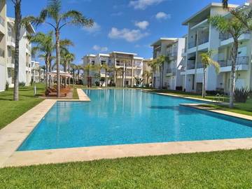 Gîte pour 4 personnes, avec vue ainsi que piscine et terrasse dans Sidi Rahal