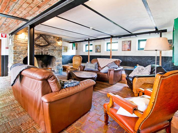 Location de vacances pour 31 personnes, avec piscine ainsi que sauna et jardin, animaux acceptés à Waimes - 3