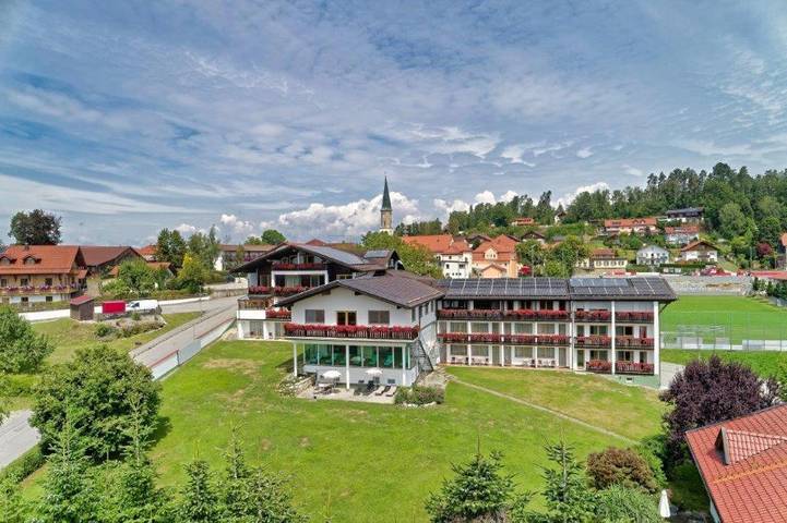 Hotel für 2 Personen, mit Balkon und Terrasse sowie Garten und Pool in Büchlberg