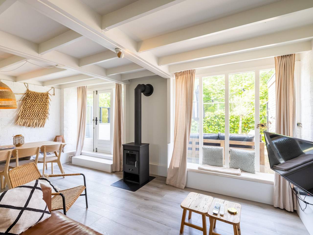 Scandinavisch vakantiehuis met grote tuin in Noord-Holland - Kust van de Noordzee