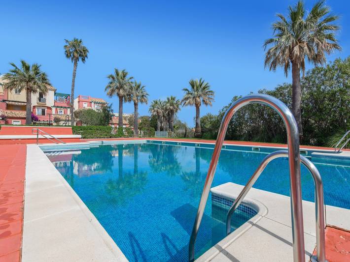 Casa de férias para 3 pessoas, com piscina infantil e terraço e ainda piscina, adaptado a crianças em Isla Canela