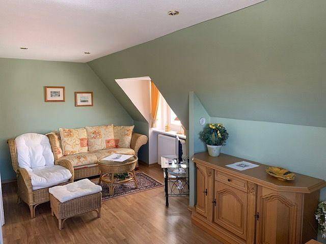 Ganze Wohnung, Dachgeschosswohnung im Landhausstil, 37qm für bis zu 2 Personen in Tinnum, Sylt (Gemeinde)