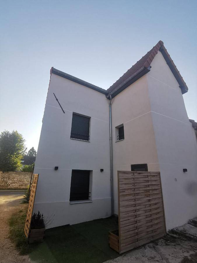 Appartement de vacances entier, Twin Room with Bathroom in Villeneuve-sous-Dammartin, Seine-et-Marne