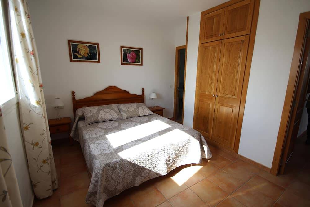 Bungalow am Meer mit 2 Schlafzimmern und 2 Bädern. Gratis Wifi. in Cala en Bosc, Menorca