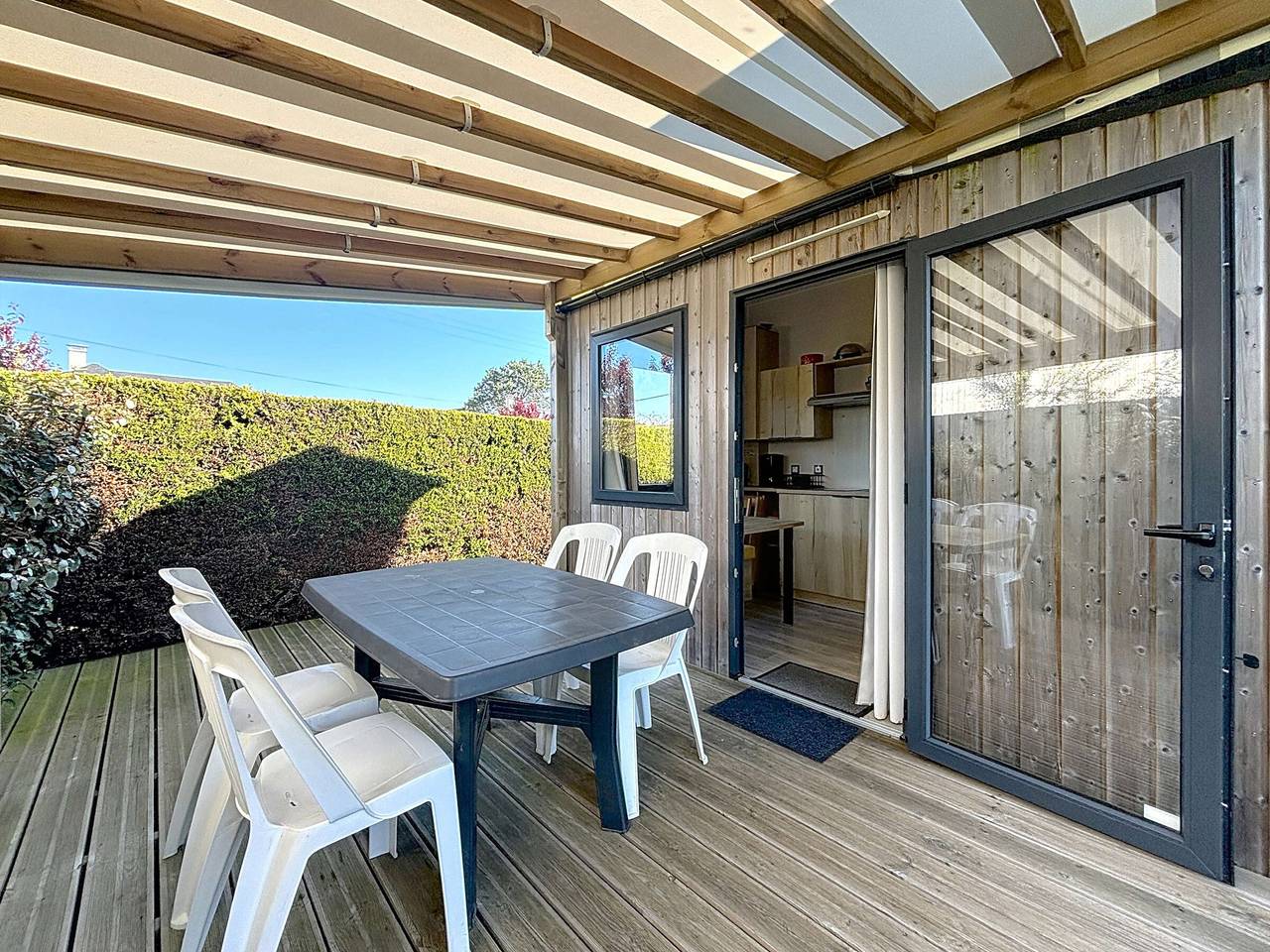 Séjour en Tiny House à Jullouville, piscine et parking inclus in Jullouville, Côte de la Déroute