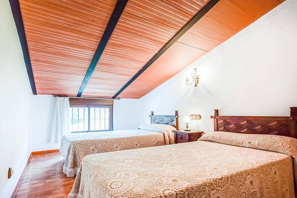 Stunning home in Rute in Rute, Sierras Subbéticas