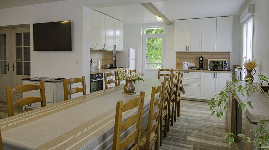 Gîte pour 10 personnes, avec Terrasse ainsi que Jardin et Vue dans Trouans