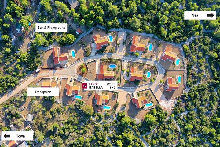Villa pour 10 personnes, avec piscine et jardin, animaux acceptés à Stari Grad - 2