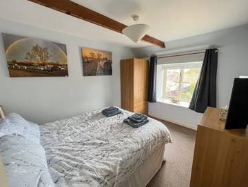 Vacation Rental for 4 Guests in North Petherton, Somerset, Picture 4
