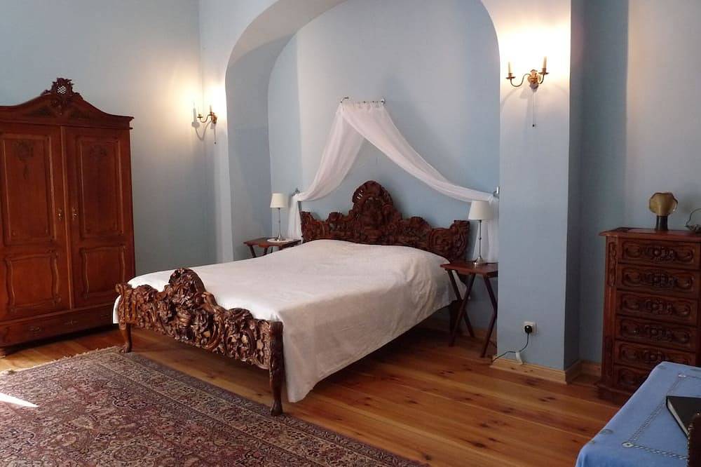 Ganze Wohnung, Liebevoll saniertes Herrenhaus mit 6 Ein-Raum-Appartements in ruhiger Lage in Arzberg, Nordsachsen