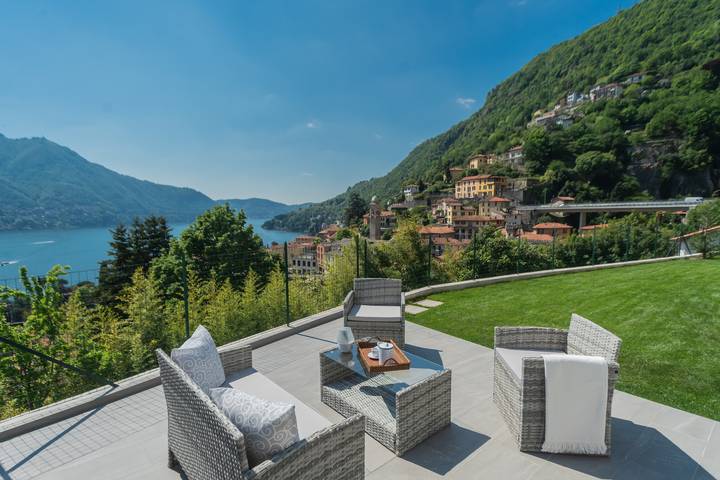 Ferienwohnung für 4 Personen, mit Garten und Ausblick sowie Seeblick