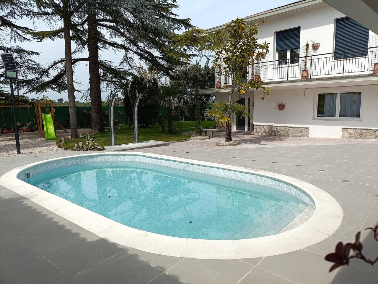 Entire apartment, Apartment 'Melograno' with Shared Pool, Wi-Fi and Air Conditioning in Venticano, Avellino Province