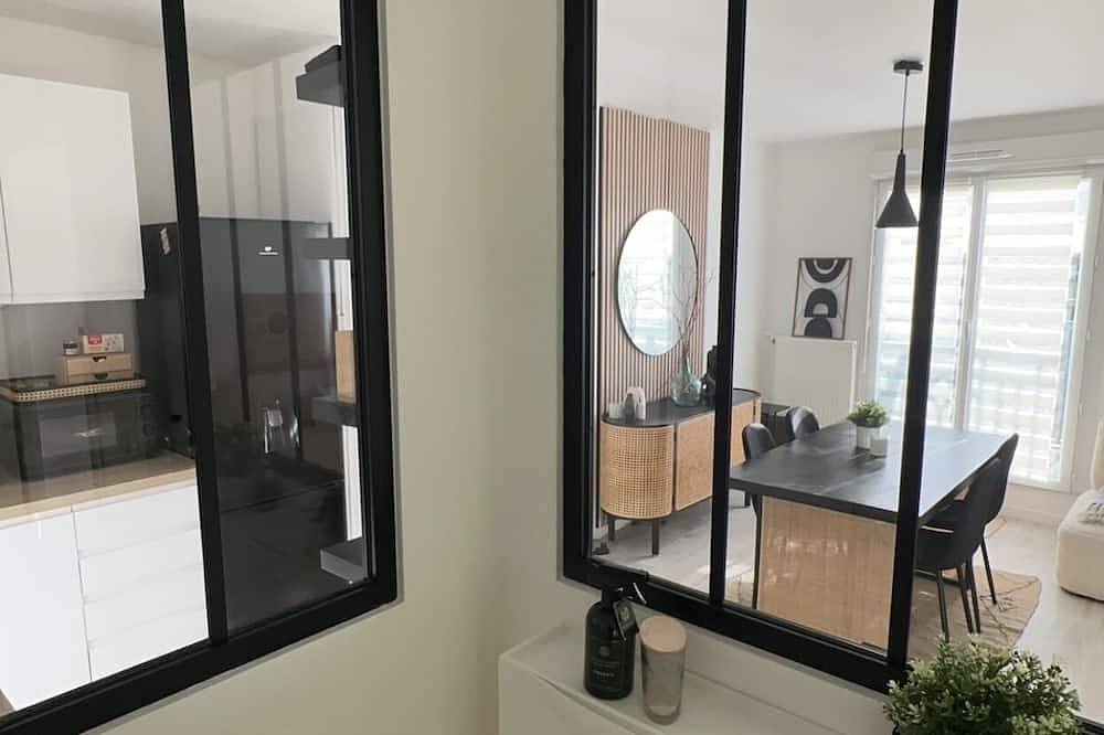 Appartement entier, Grand F2 dernier etage belle vue en residence privée in Le Blanc-Mesnil, Seine-Saint-Denis