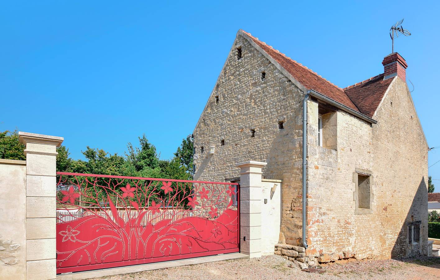 Appartement moderne avec piscine, WiFi et parking à Pertheville-Ners in Fourches, Région de Caen