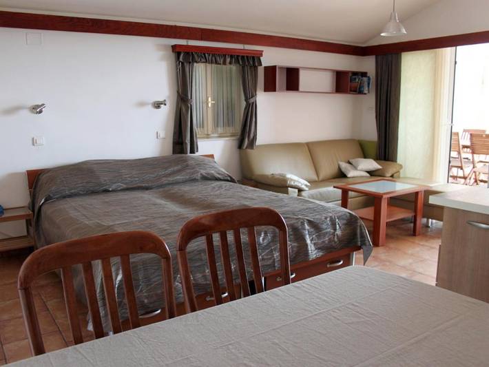 Ferienwohnung für 3 Personen, mit Terrasse und Ausblick, mit Haustier in Krvavica