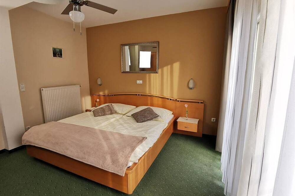Doppelzimmer Standard, teilweise mit Balkon - Hotel & Wirtshaus Hödl-Kaplan in Südoststeiermark, Feldbach