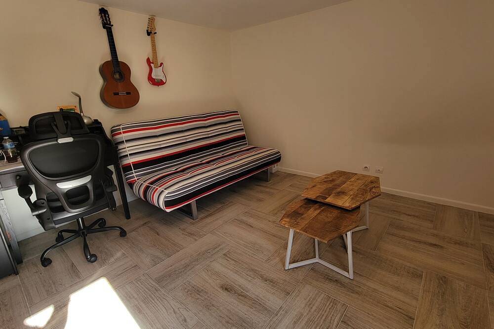 Apartamento entero, Fully-equipped self-catering studio in Saint-Cyr-en-Val, Sologne