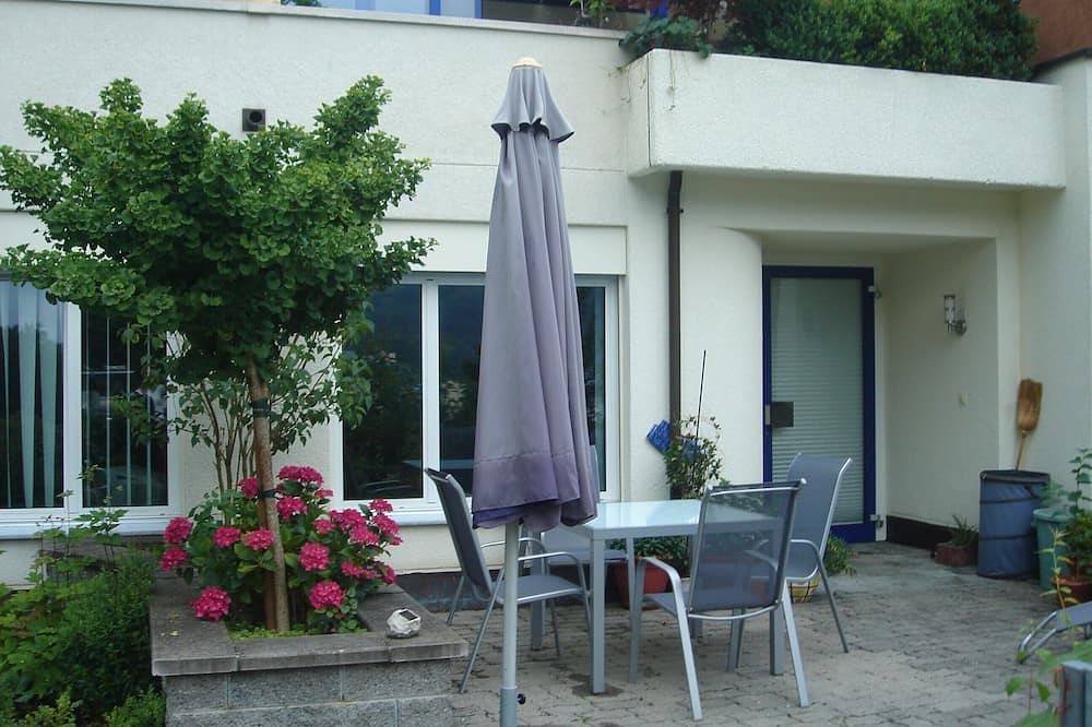 Ganze Wohnung, Grosszügiges 1-Raum Apartment (65 qm) mit Küche, separatem Badezimmer mit Dusche in Horw, Vierwaldstättersee