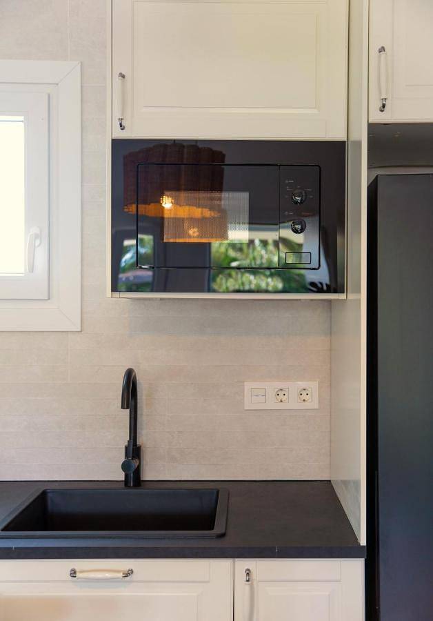 Casa rural para 4 personas, con jardín además de terraza y piscina, Se admiten mascotas en Zahora - 4