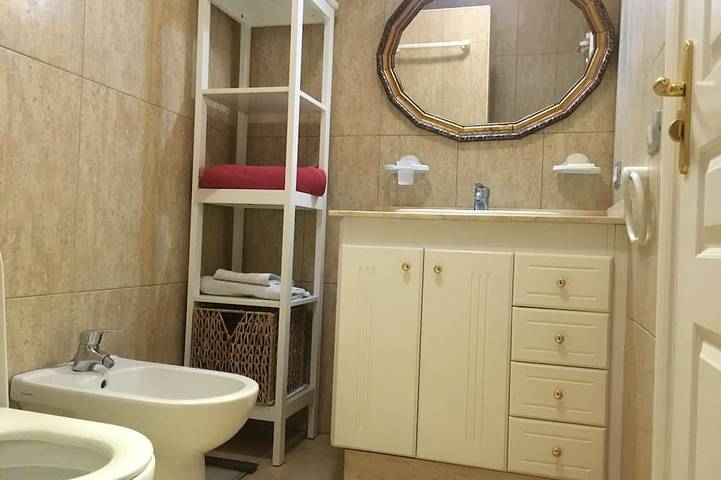Appartement entier, Quiet apartment with a dream terracce, swimming pool, near the beach in Porís de Abona, Tenerife du Sud
