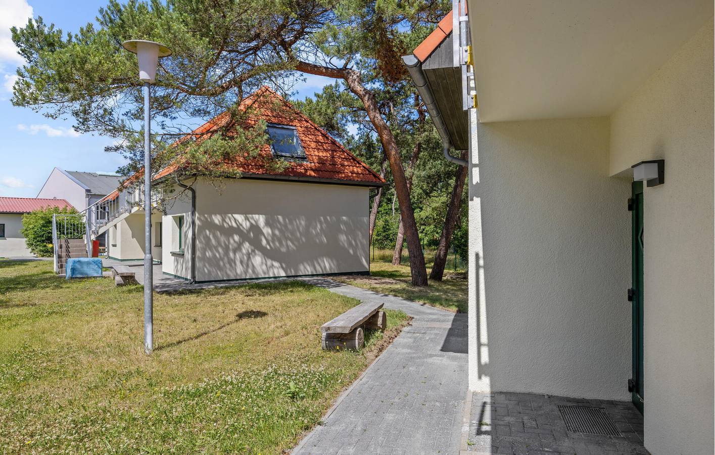 Hel semesterlägenhet, Lägenhet för 4 Personer med trädgård in Juliusruh, Rügen