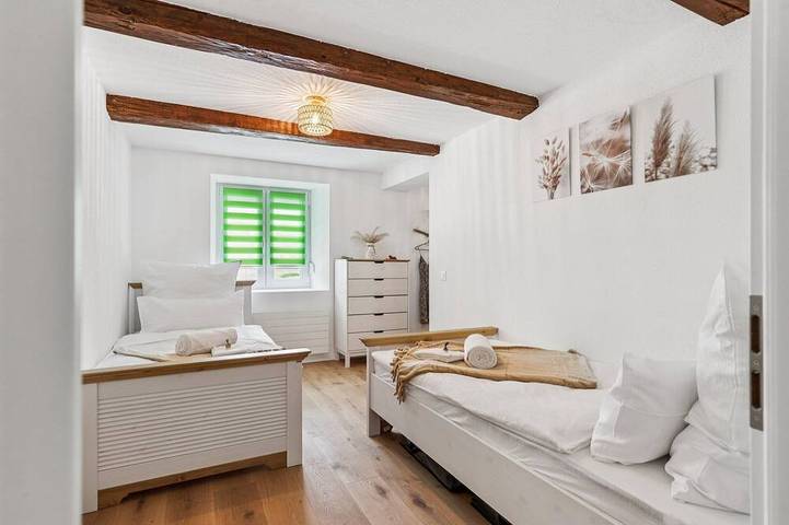 Ganze Wohnung, Remo l Alpenzauber Chalet | Bergblick, Nahe Braunwald – Badewanne und Parkplatz in Diesbach GL, Glarus Süd