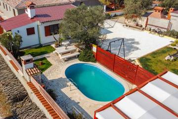 Villa für 3 Personen, mit Garten und Pool, mit Haustier in Kroatien