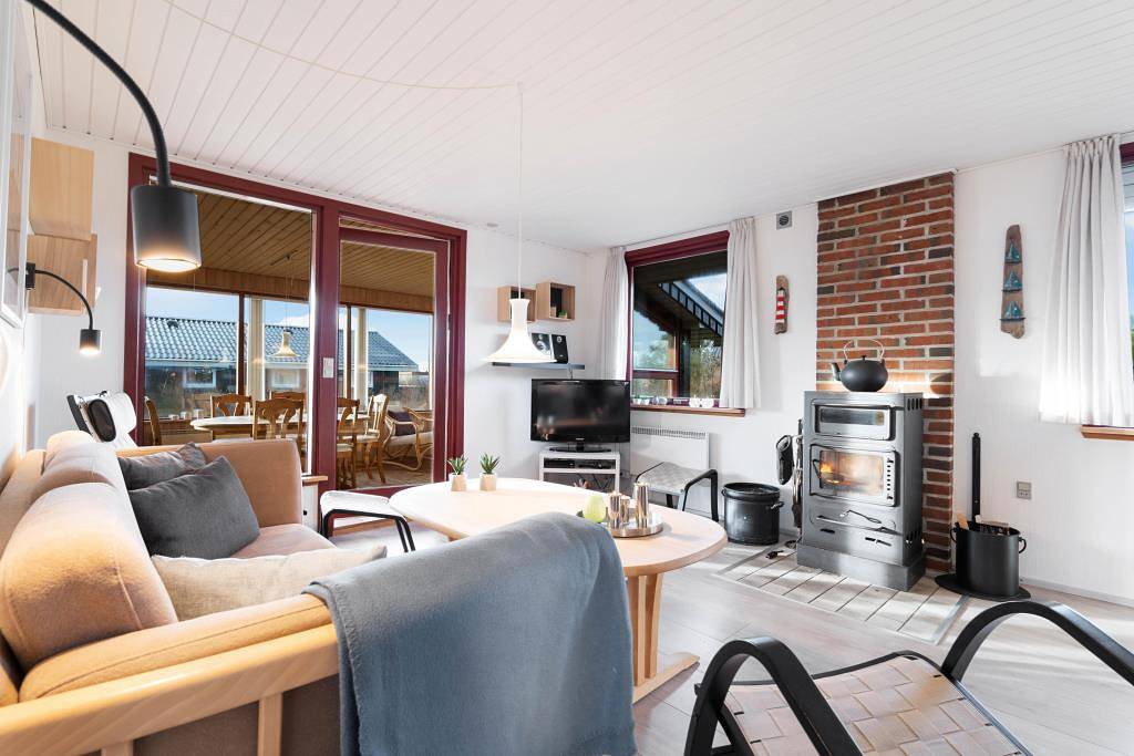 Beach-close holiday home for 6 people and one dog in Nørre Lyngvig, Hvide Sande