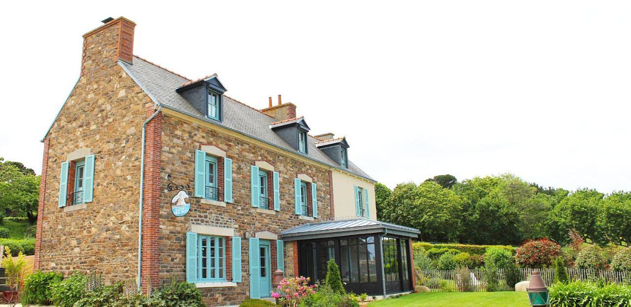 Chambres d'hôtes face à Bréhat, Maison des îles in L'Arcouest, Ploubazlanec