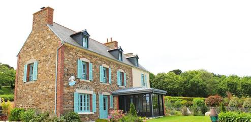 Cottage pour 2 personnes, avec jardin ainsi que terrasse et vue à Ploubazlanec