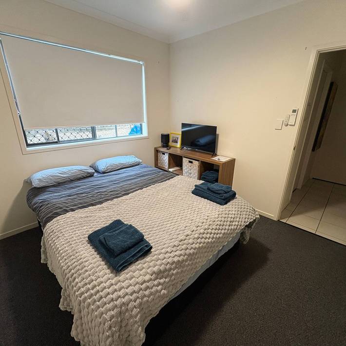 Ganze Wohnung, Großes Zimmer in einer geräumigen und komfortablen Innenstadtwohnung in Brisbane, Queensland