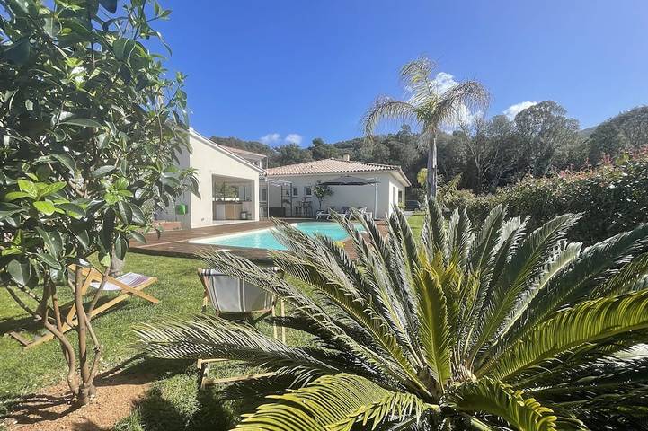 Villa pour 6 personnes, avec jardin et jacuzzi