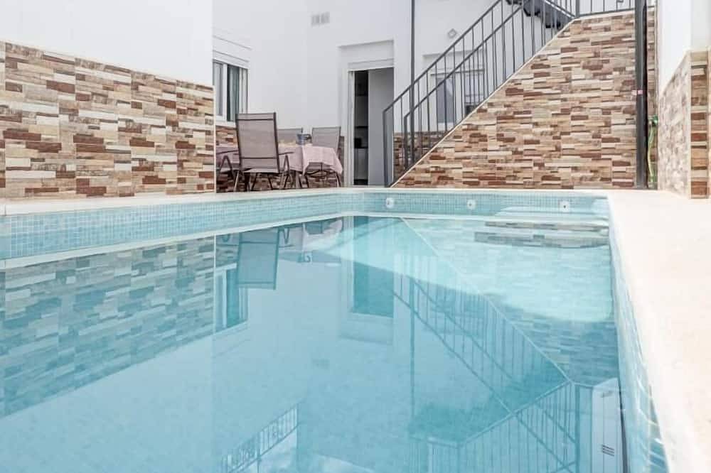 Apartamento entero, Fantástica casa en Camas a 10 min de Sevilla con piscina y terraza in Camas , Provincia de Sevilla