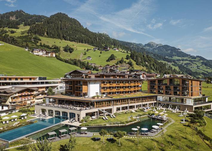 Hôtel pour 4 personnes, avec jacuzzi et piscine ainsi que sauna et jardin, adapté aux familles