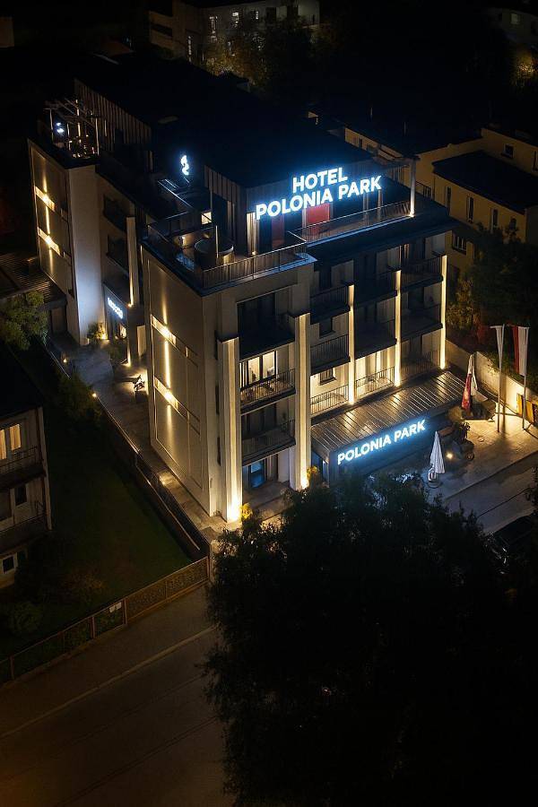 Hotel dla 3 osób, z Balkon i Taras oraz Jacuzzi i Basen w Busko-Zdrój