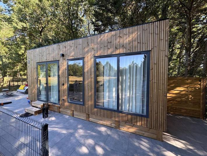 Location de vacances pour 3 personnes, avec Jacuzzi et Terrasse ainsi que Jardin et Vue à Quetigny