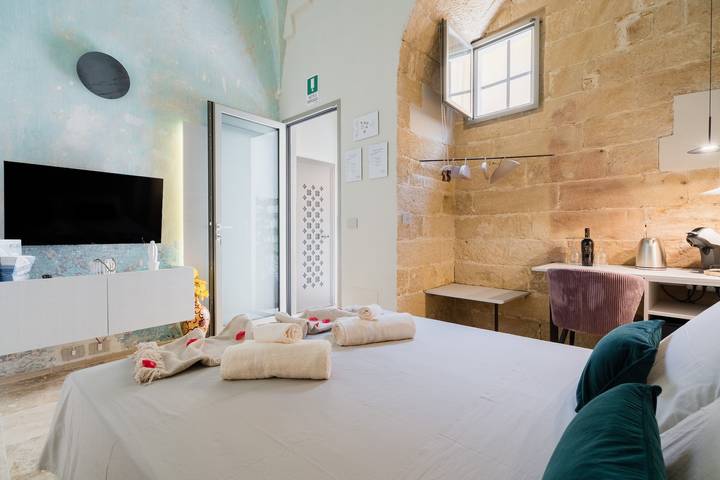 Apartment 'Luxury Rooms - Elisa' with Wi-Fi and Air Conditioning in Alezio, Gulf of Taranto