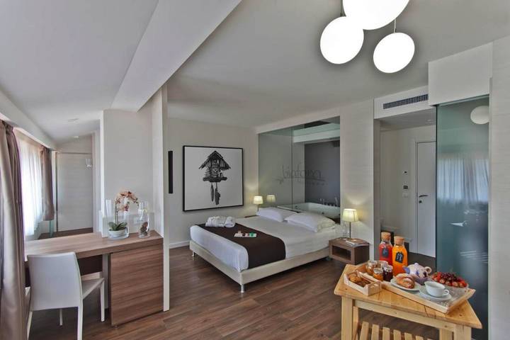 Hôtel pour 2 personnes, avec Terrasse et Jacuzzi ainsi que Jardin et Piscine à San Giovanni in Fiore