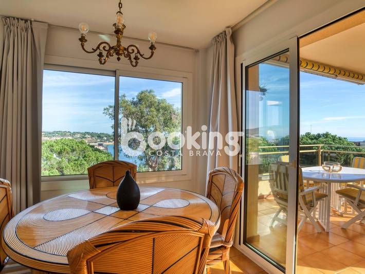 Gîte pour 4 personnes, avec Vue sur l’océan et Balcon/Terrasse ainsi que Jardin et Piscine à Sant Feliu de Guíxols - 4