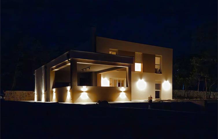 Ferienhaus für 8 Personen, mit Pool und Terrasse