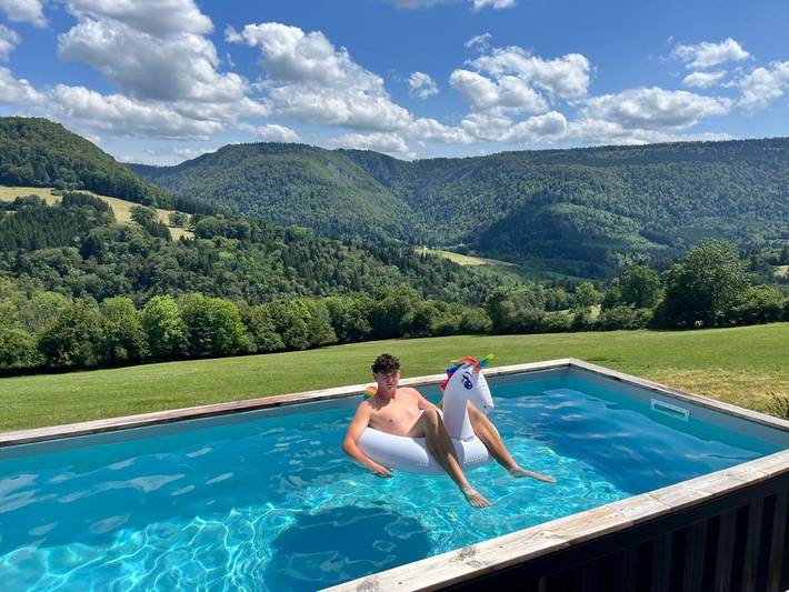 Location de vacances pour 15 personnes, avec piscine et terrasse ainsi que vue et sauna, animaux acceptés à Vaucluse (Doubs) - 3