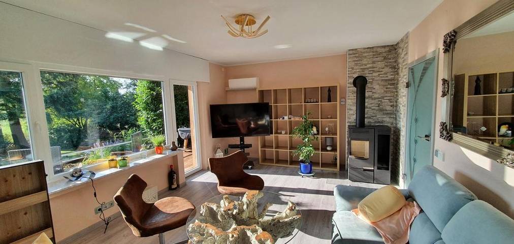 BnB für 6 Personen, mit Balkon und Terrasse sowie Garten und Ausblick in Königswinter